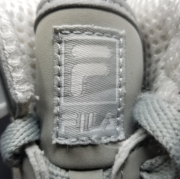 FILA BOYS/GIRLS GRAY HIGH TOP SNEAKERS SIZE - 12 - Picture 8 of 12